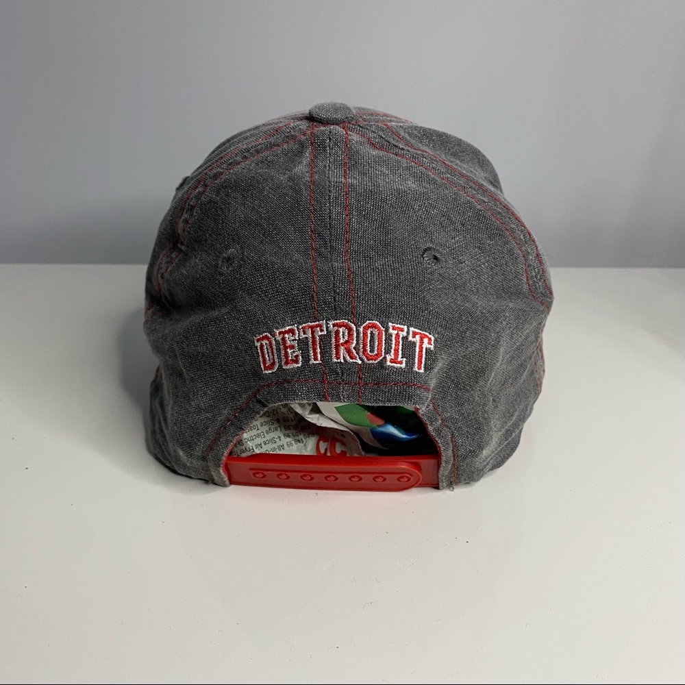 Grey Detroit Redwings Hat - Picture 3 of 3